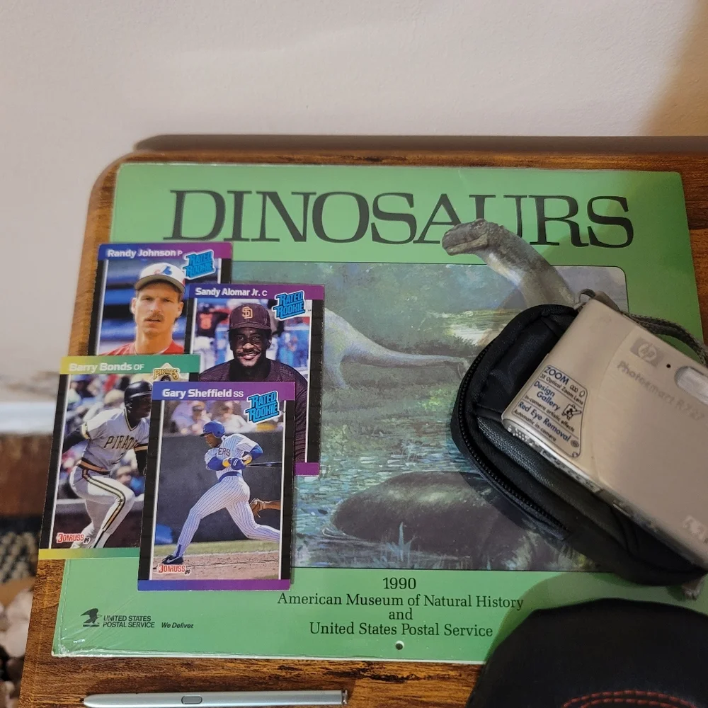 Vintage Junk Drawer Lot: Collectibles, Sports, HP Photosmart R727 Digital Camera